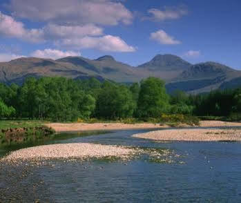 Glenbruar House Hotel Crianlarich Exterior photo