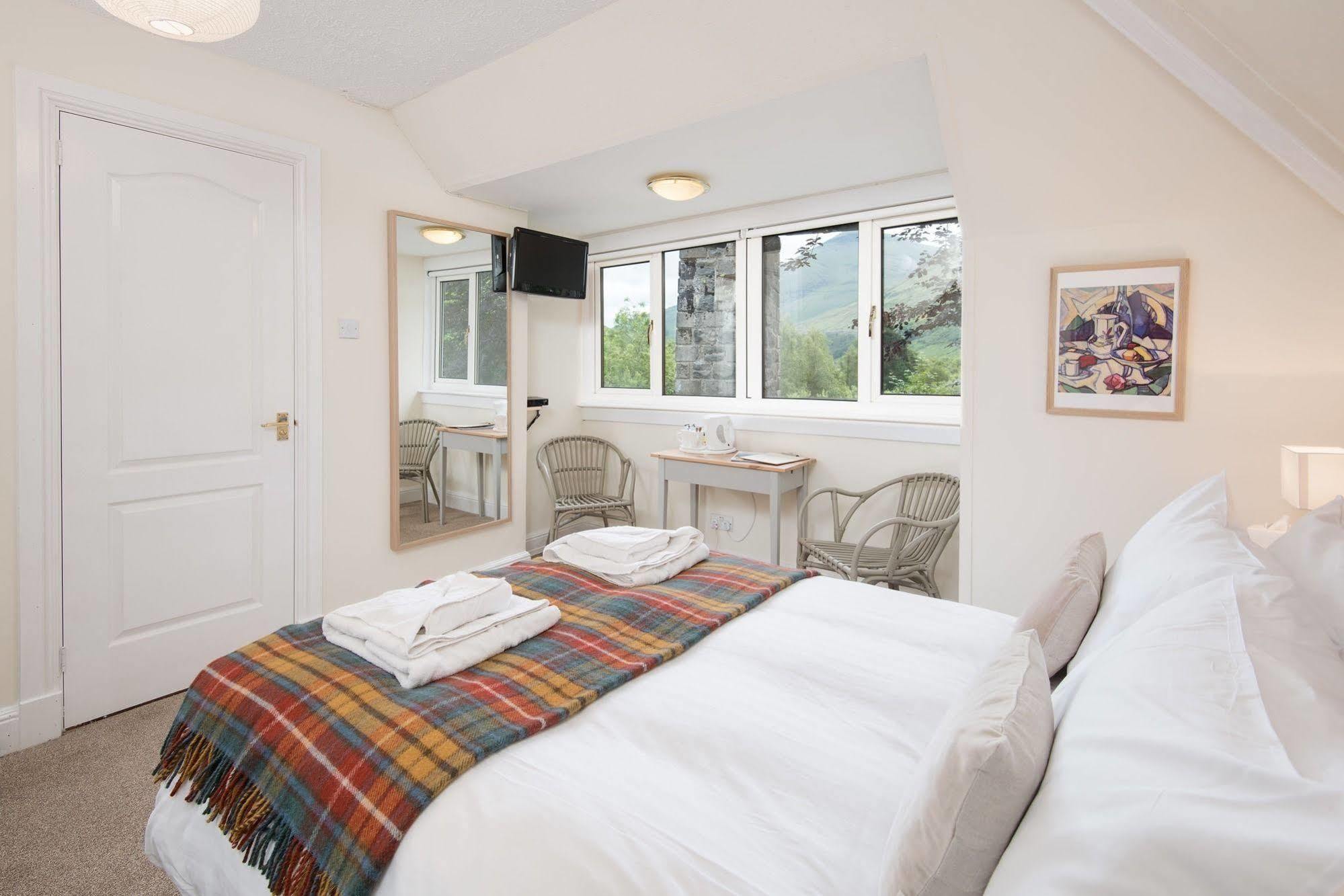 Glenbruar House Hotel Crianlarich Exterior photo